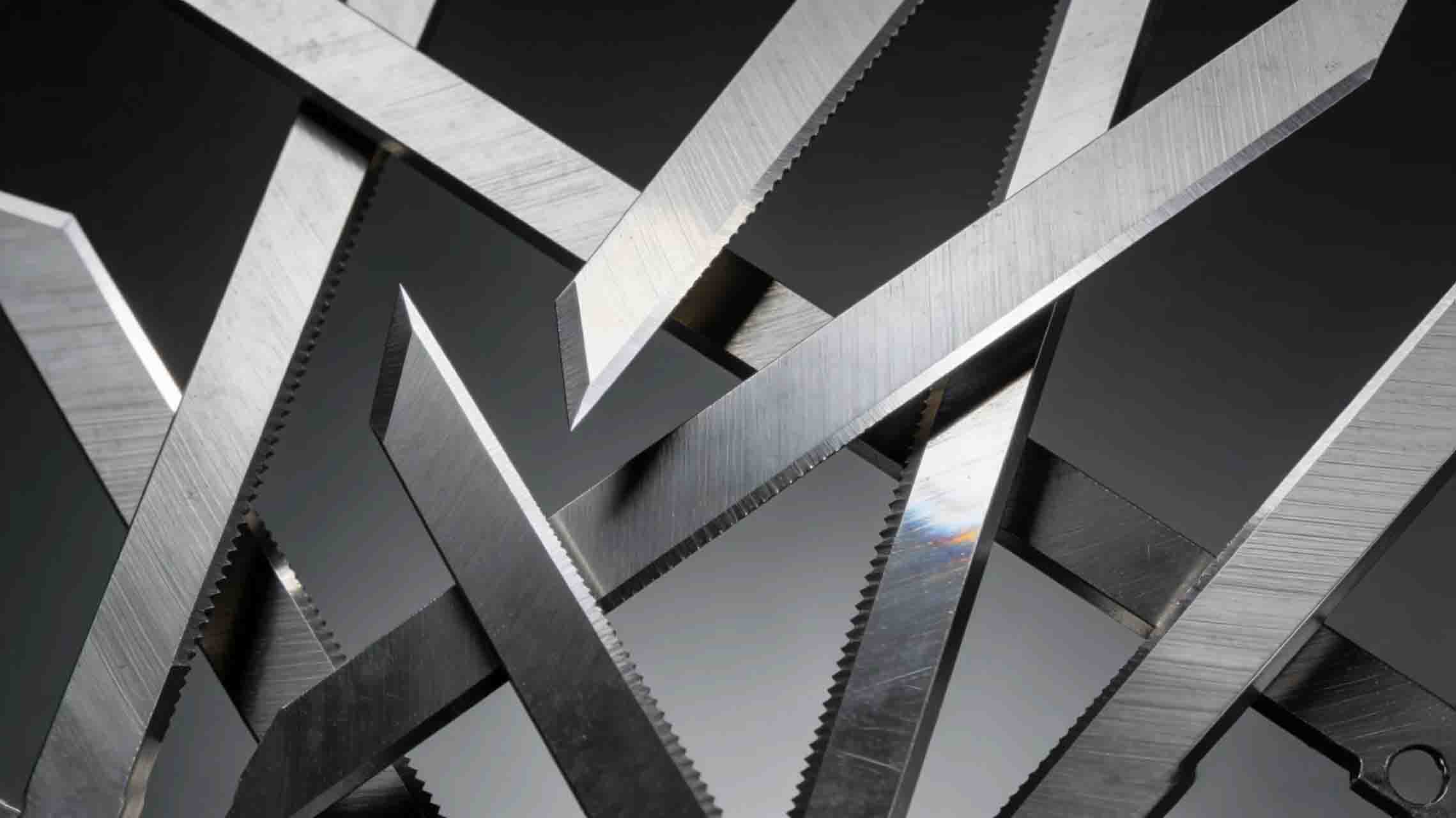 Welche Methoden eignen sich am besten zur Aufbewahrung und Handhabung von Schneidklingen, um Beschädigungen zu vermeiden?