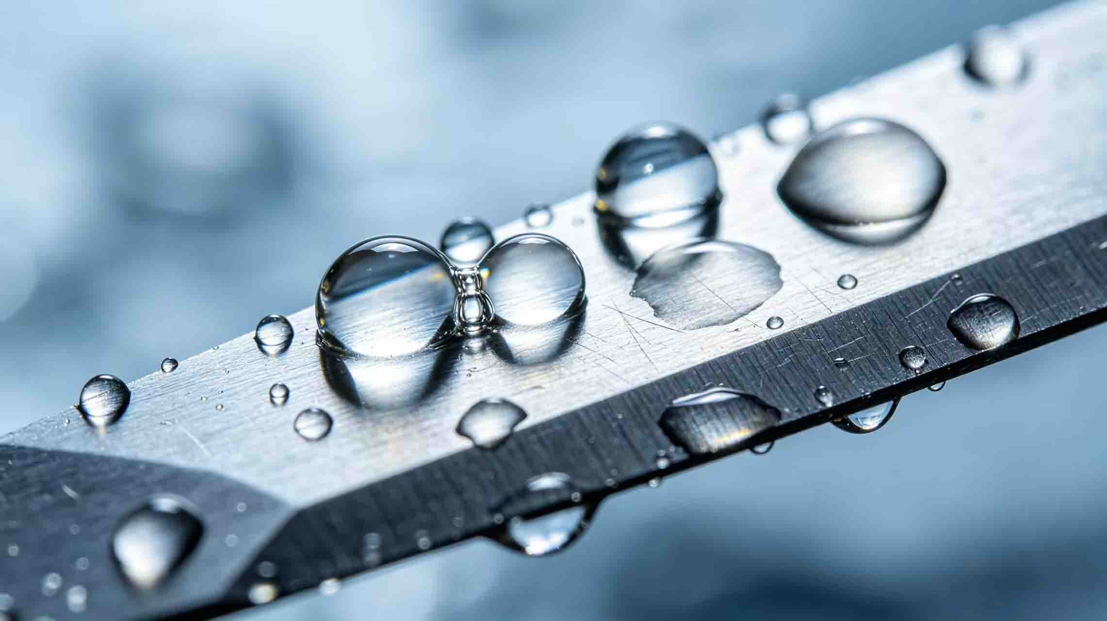 rust prevention management of mechanical blades in inventory